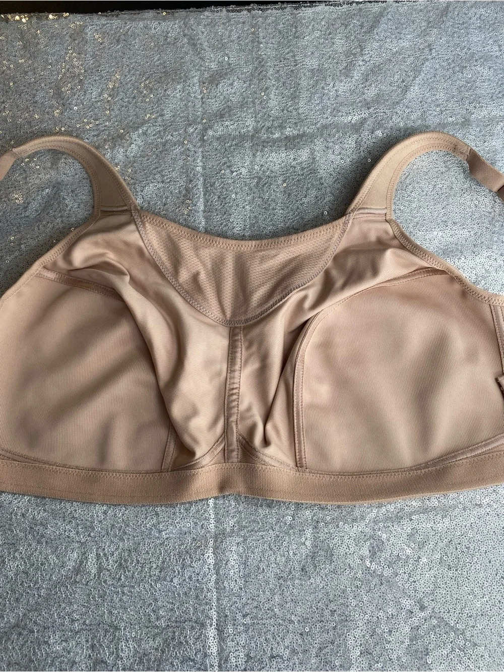 GLAMORISE Women's Plus Size No-Bounce wirefree Camisole Sports Bra Beige 48C